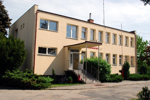 Zdjęcie przedstawiające budynek Urzędu Gminy w Gąsawie